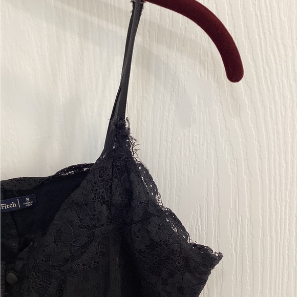 Abercrombie & Fitch Elegant Black Cami with Lace Detail - Picture 6 of 10
